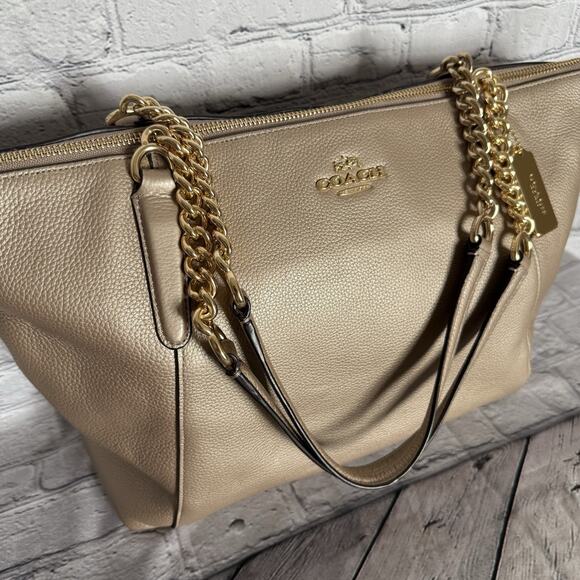 Coach Handbags - Coach Ava Chain Tote Gold Platinum Pebbled Leather Large F22208~EUC